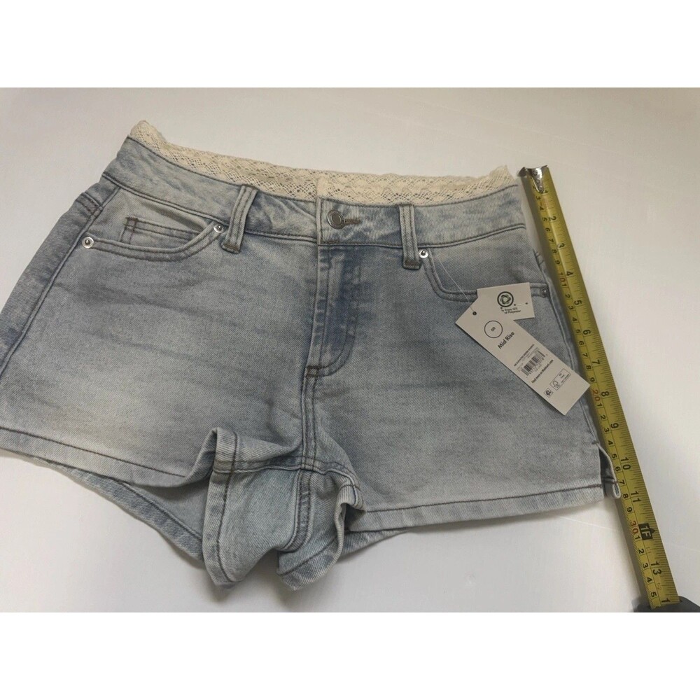 No Boundaries Women’s Mid Rise Denim Shorts Light Wash Size 00 New Tags - Picture 4 of 10